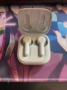 Amazon White Echo Buds